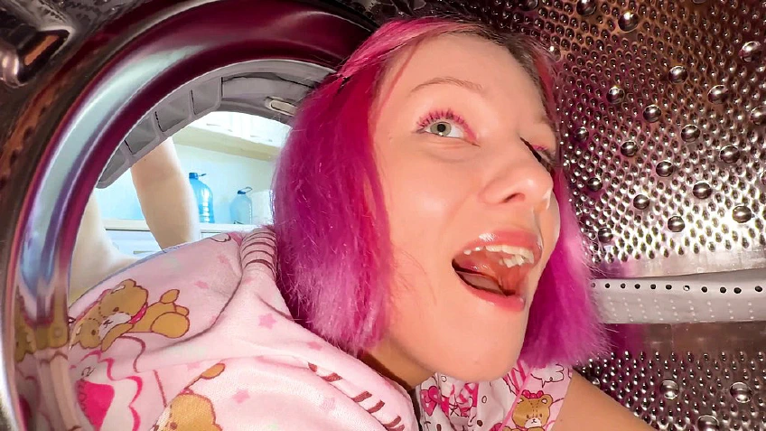 A Girl Stuck In A Washing Machine Gets A Creampie